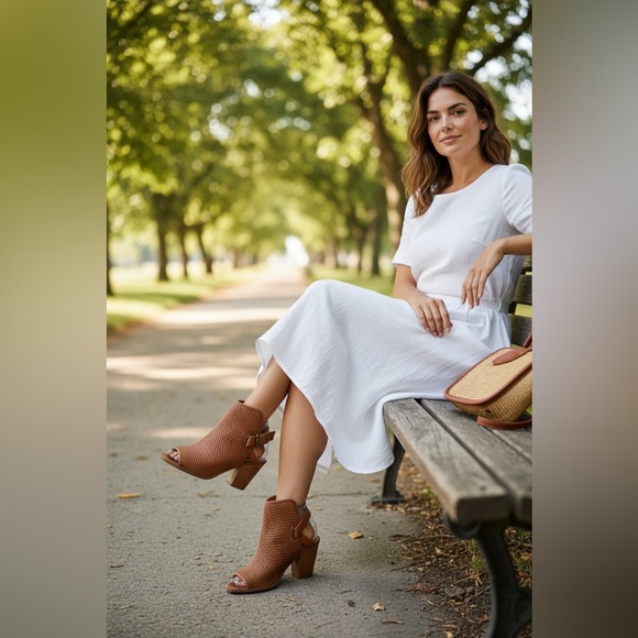 Frye Dani Woven Shield Leather Block Heeled Sandals - Picture 5 of 16